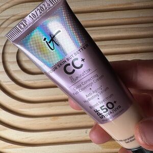 IT Cosmetics CC Cream Illumination